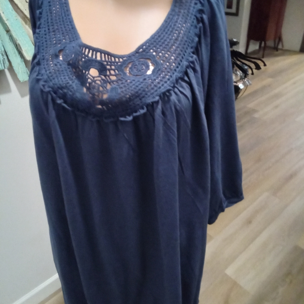 2-$10... Ellos Plus Size 3X 30/32 Navy Blue Top with Crochet Floral Neckline